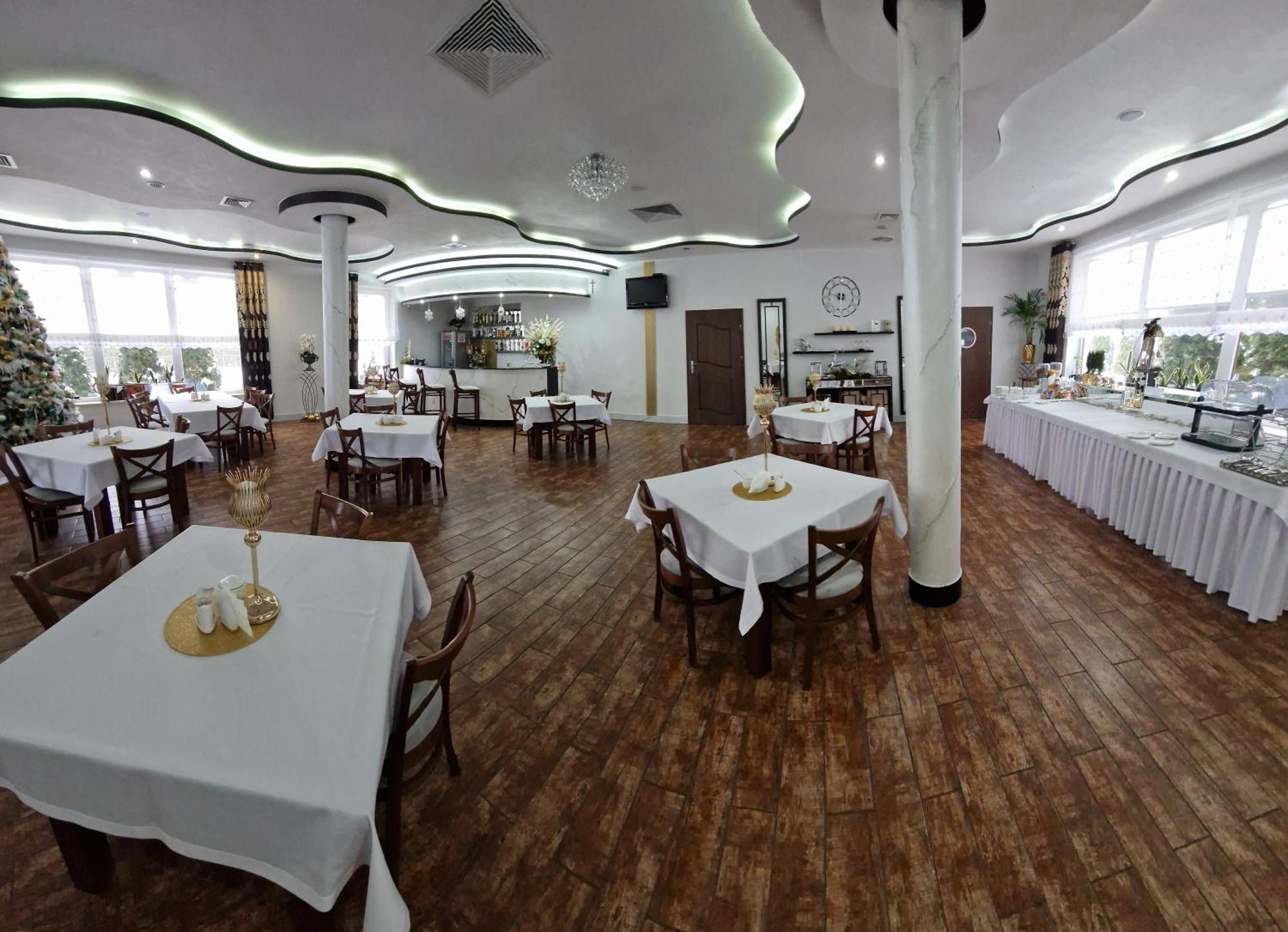 Cynamon Hotel Nowy Sacz Ngoại thất bức ảnh