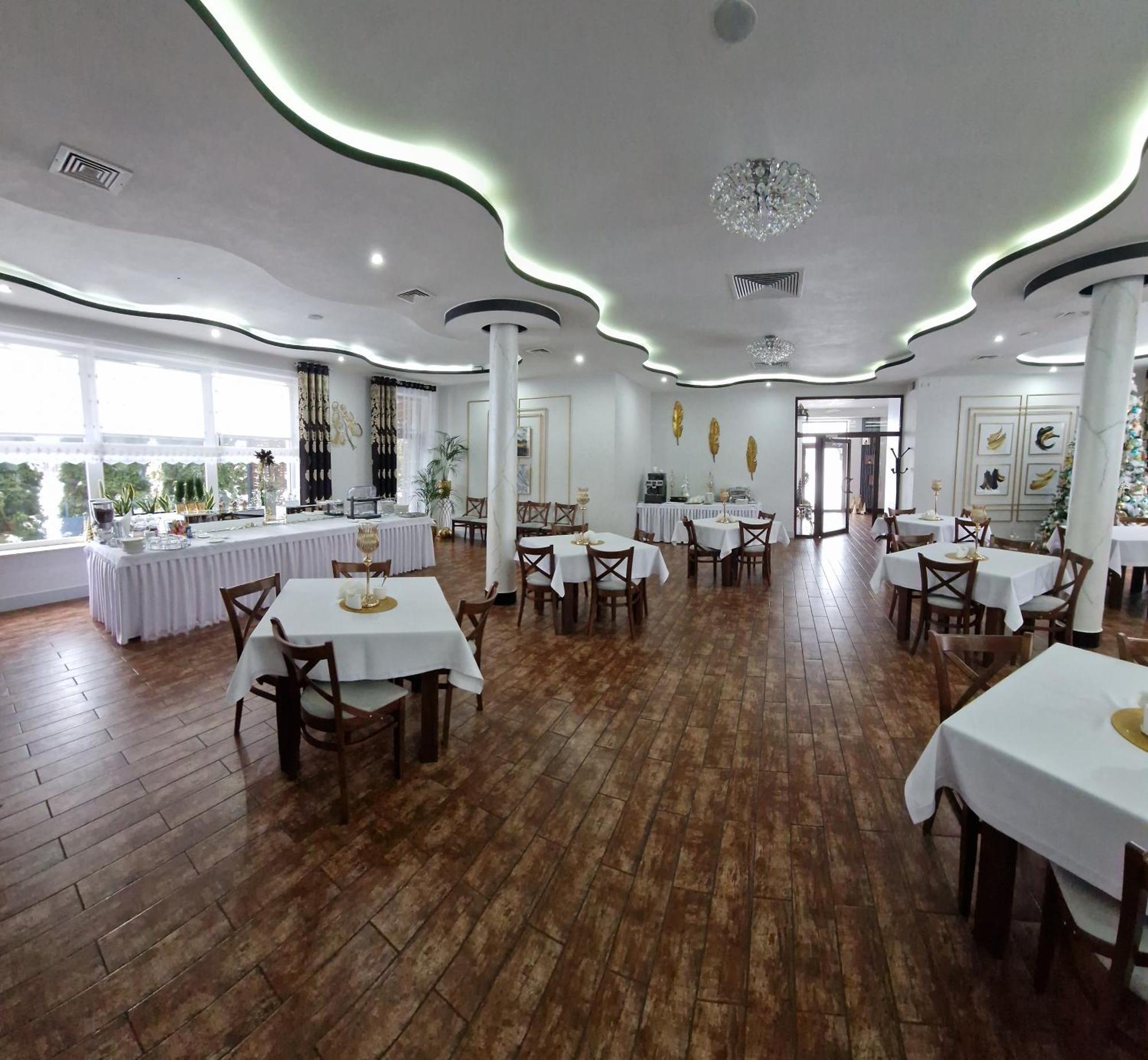 Cynamon Hotel Nowy Sacz Ngoại thất bức ảnh