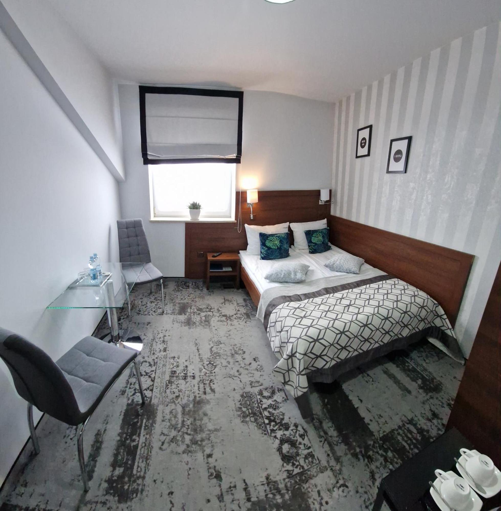 Cynamon Hotel Nowy Sacz Ngoại thất bức ảnh