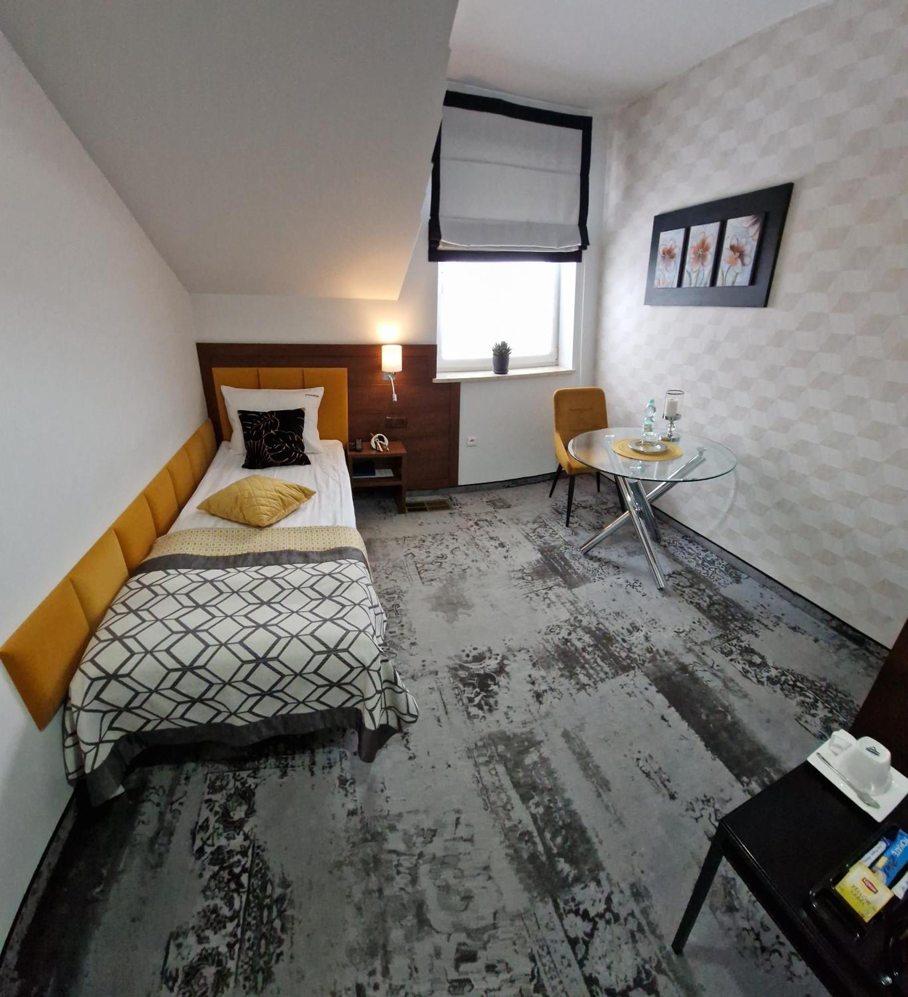 Cynamon Hotel Nowy Sacz Ngoại thất bức ảnh